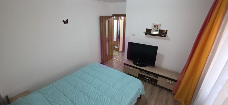 Apartamnet cu 3 camere de vanzare in Campina, Central