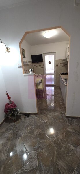Apartamnet cu 3 camere de vanzare in Campina, Central