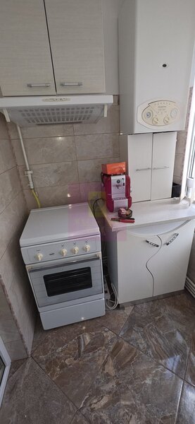 Apartamnet cu 3 camere de vanzare in Campina, Central
